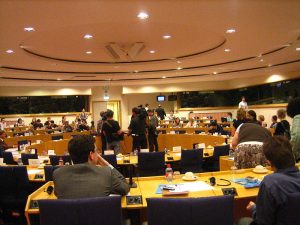 Jednání jednoho z výborů Evropského parlamentu. Takové se uskuteční právě 16. června, kdy legislativní výbor bude hlasovat návrh reformy autorského práva (JLogan, CC BY-SA 3.0)